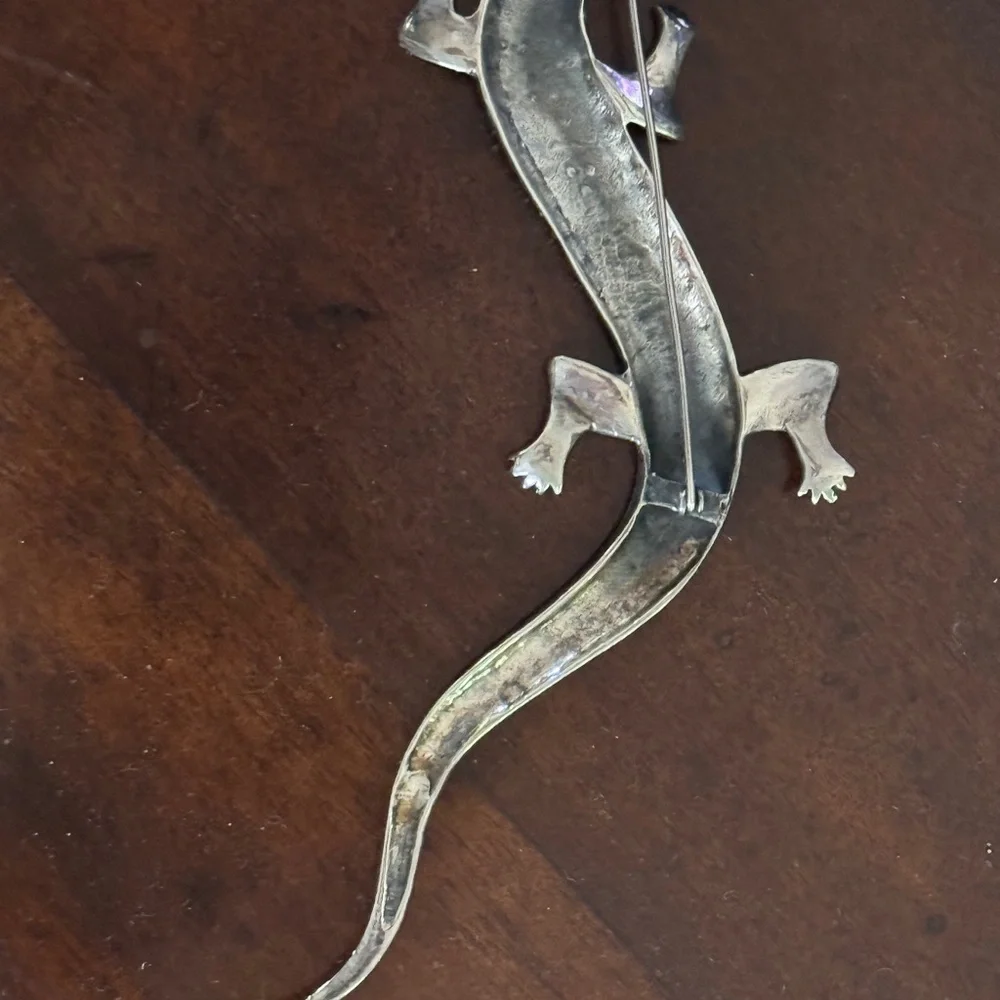 5.5” Silver Lizard Brooch with Marcacites - Picture 7 of 15